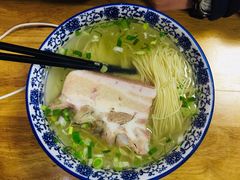 白汤焖肉面-裕兴记·三虾面(西北街总店)