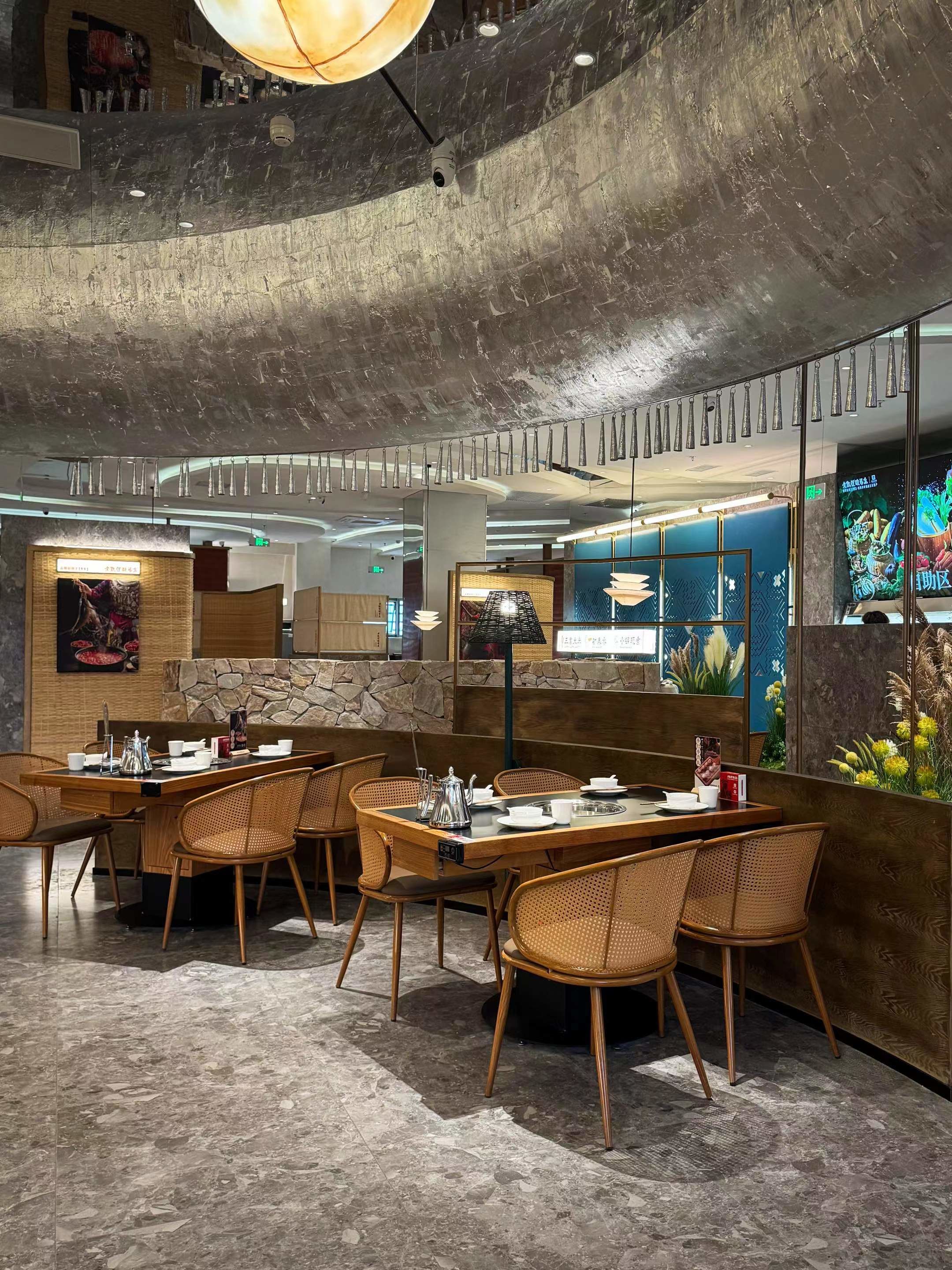 现代感餐馆装饰