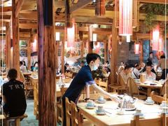 大堂-野山舂·贵州现舂酸汤火锅(鸿通城店)