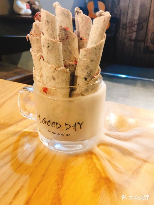 草莓奥利奥酸奶卷