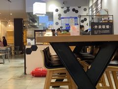 大堂-HELLO 27 意面·沙拉·帕尼尼