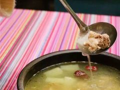 -香巴拉云南餐厅(华莱坞店)