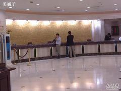 前台-上海尊茂酒店