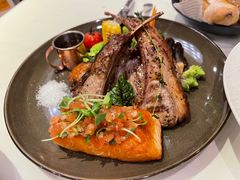 -三亚亚龙湾瑞吉酒店·宴悦Driftwood·游水海鲜·牛排·草坪·私人定制