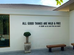 -Chom Cafe and Restaurant