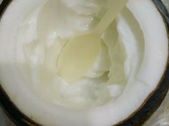 -志龙皇冠吃货椰子铺