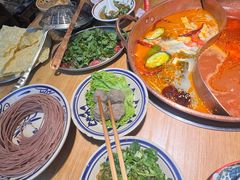 -洱火云南酸菜牛肉火锅(石景山当代商城店)