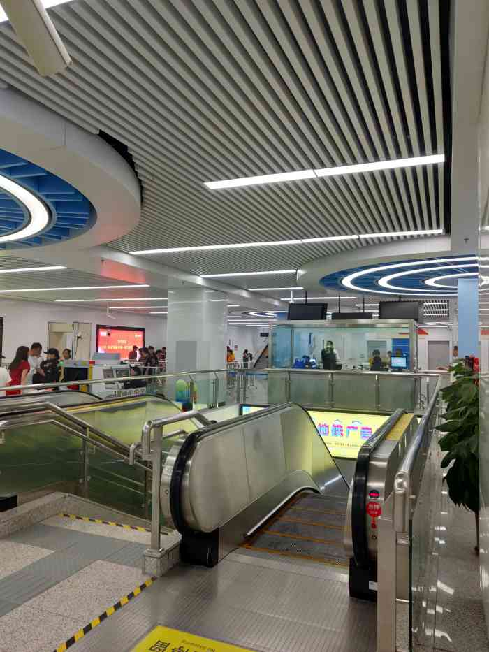 西关(地铁站)-"兰州的地铁也是近几斤新修建的吧,感觉就是.