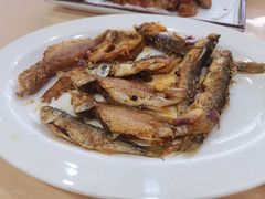 香煎杂鱼-鹏城人家海鲜酒家·23年老字号(较场尾店)