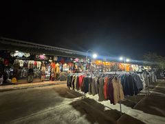 -席娜卡琳火车铁道夜市