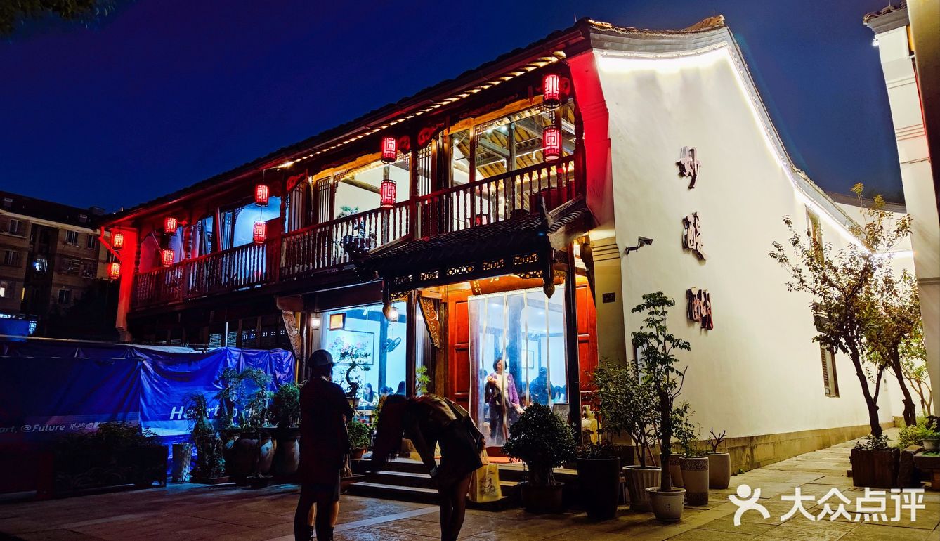 暗黑级体验，场面如同大型赈灾现场