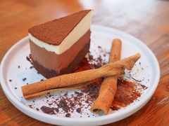 -Chom Cafe and Restaurant