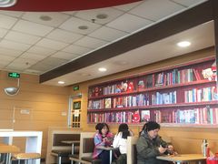 大堂-麦当劳(展览路店)