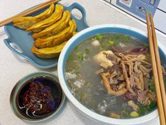 -老新隆牛肉锅贴(新街口店)