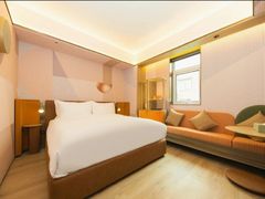 -桔子酒店(上海西藏北路地铁站店)