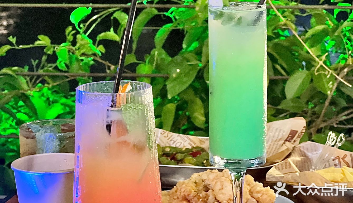 东莞这家藏在江边的咖啡酒馆，一整个爱住~