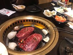 -山川小町·极番烧肉(新地假日广场店)