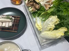 -红鼎豆捞·非遗鲍皇汤火锅(宝丰路店)