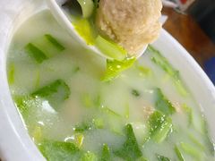 青菜大丸子汤-三居鲁味坊黄焖鸡(山大路店)