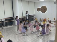 -小荧星艺校(浦东中环分校)