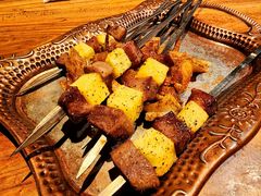 香烤牛舌-阿里家·新疆烤肉酒場 by MIG