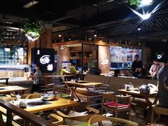 大堂-洪氏嗨捞·广东猪肚鸡·椰子鸡火锅(西咸万象城店)