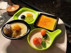 -亚洲国际大酒店·云顶阁旋转自助餐厅