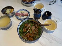 -镇南锅盖面馆(解放路店)