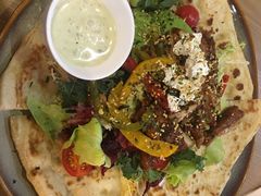 照烧鸡肉配牛油果拉法沙拉-HELLO 27 意面·沙拉·帕尼尼