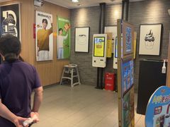 -麦当劳(上海虹桥站30B检票口楼上)