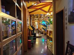 -月亮眼花园餐厅书吧酒吧