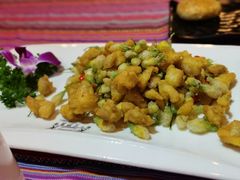 -香巴拉云南餐厅(华莱坞店)