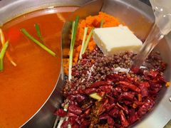 -沸炉重庆老火锅(军事博物馆店)