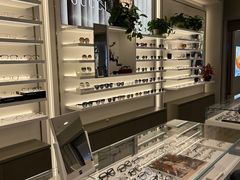 -镜客眼镜(浦江欢乐颂店)