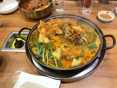 土豆排骨火锅-喇喇排骨火锅·传统韩式脊骨汤(望京西园总店)
