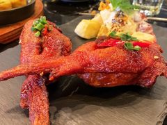 鸡翅包饭配水果色拉-Let's Taipei 非常烘焙(太古里店)