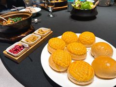 叉烧包拼菠萝包-玖味(老工人西路店)
