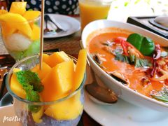 -Chom Cafe and Restaurant