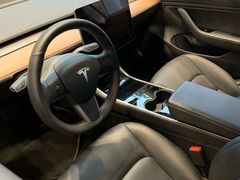 -TESLA 特斯拉(上海太古汇体验店)
