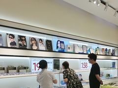 -J-Optical佳视明眼镜·蔡司视觉(青岛金茂览秀城店)
