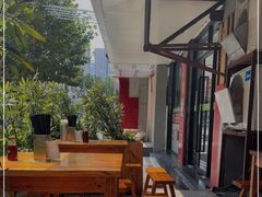 露天位-春和面馆(常德路店)