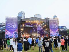 -万绿园