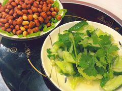 -虾弄弄海派小龙虾·牛羊蝎子火锅