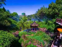 -雪山彩虹谷景区