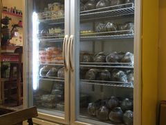 -志龙皇冠吃货椰子铺
