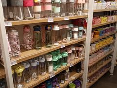 -名创优品(北京新中关购物中心地铁层店)