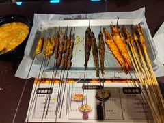 -三个大叔烤羊肉串·歌手驻唱·碳烤鲜肉(西三旗店)