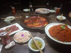 -红九格老火锅(三峡广场店)