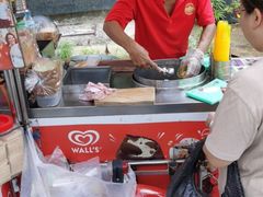 -詹爷爷乌节路街头冰淇淋