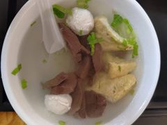 -松树干拌面店